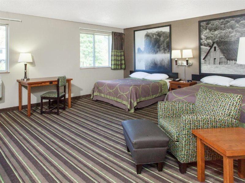 Super 8 By Wyndham Richlands/Claypool Hill Area Hotel Pounding Mill Екстериор снимка
