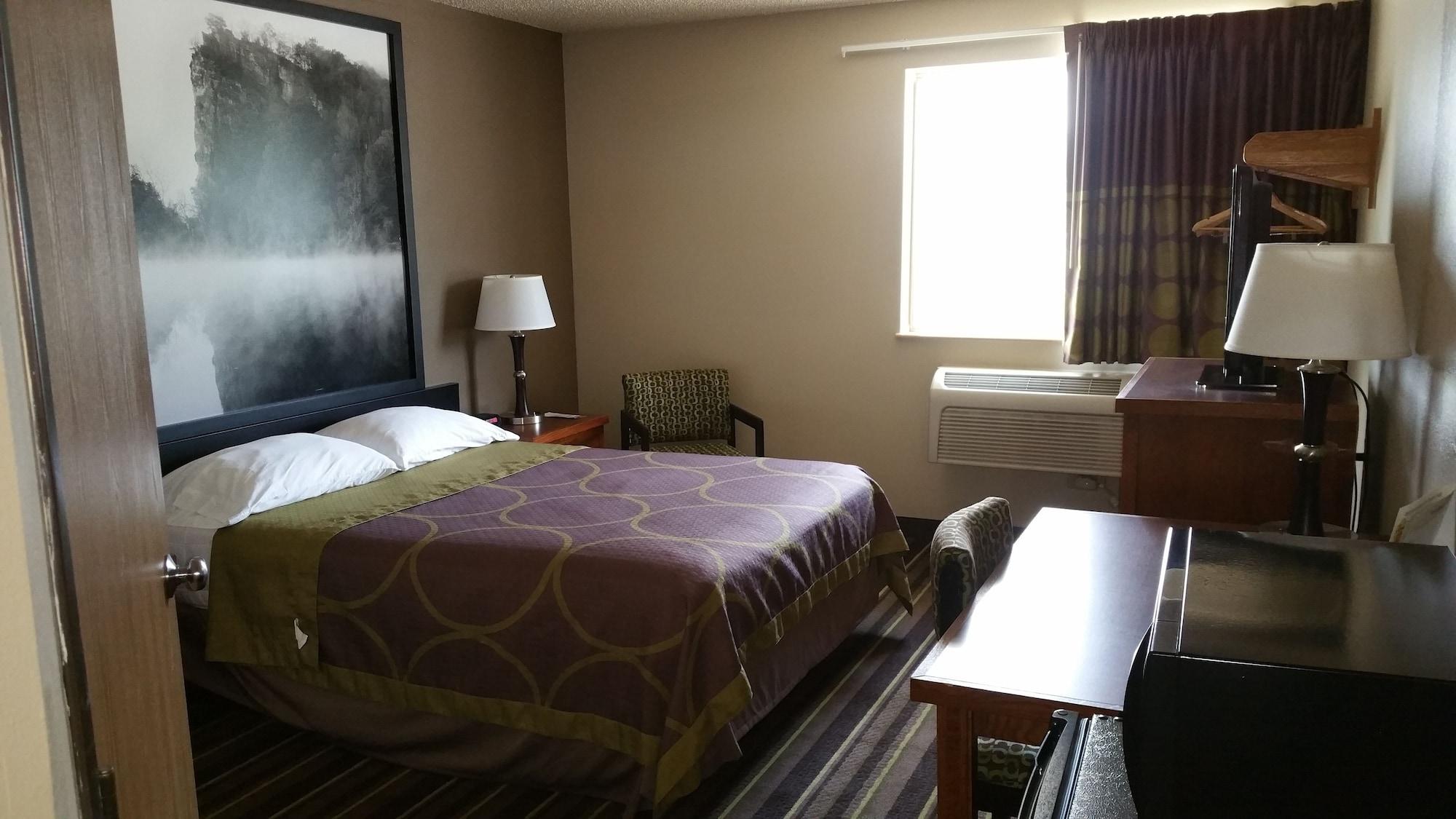 Super 8 By Wyndham Richlands/Claypool Hill Area Hotel Pounding Mill Екстериор снимка