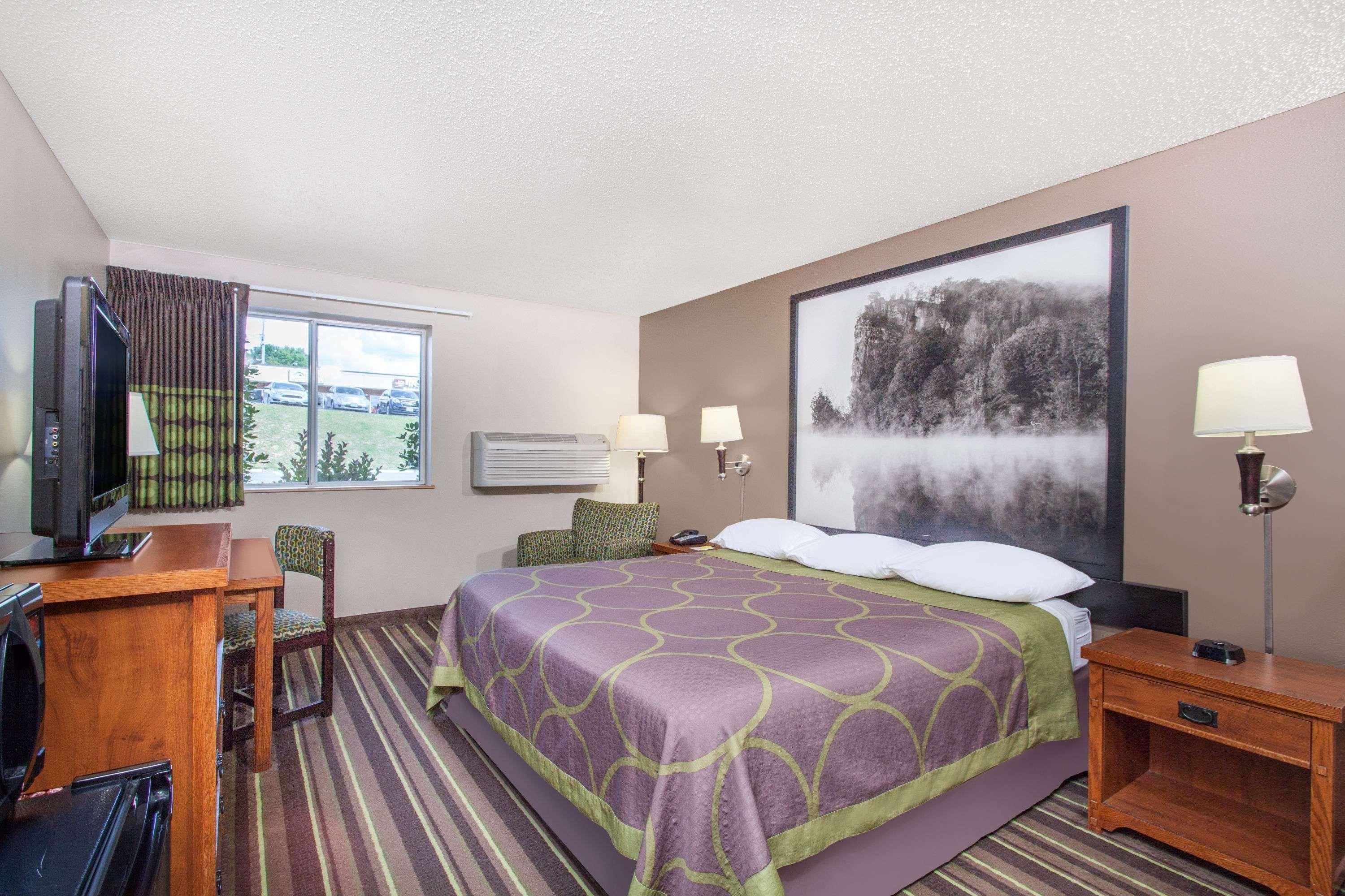 Super 8 By Wyndham Richlands/Claypool Hill Area Hotel Pounding Mill Екстериор снимка