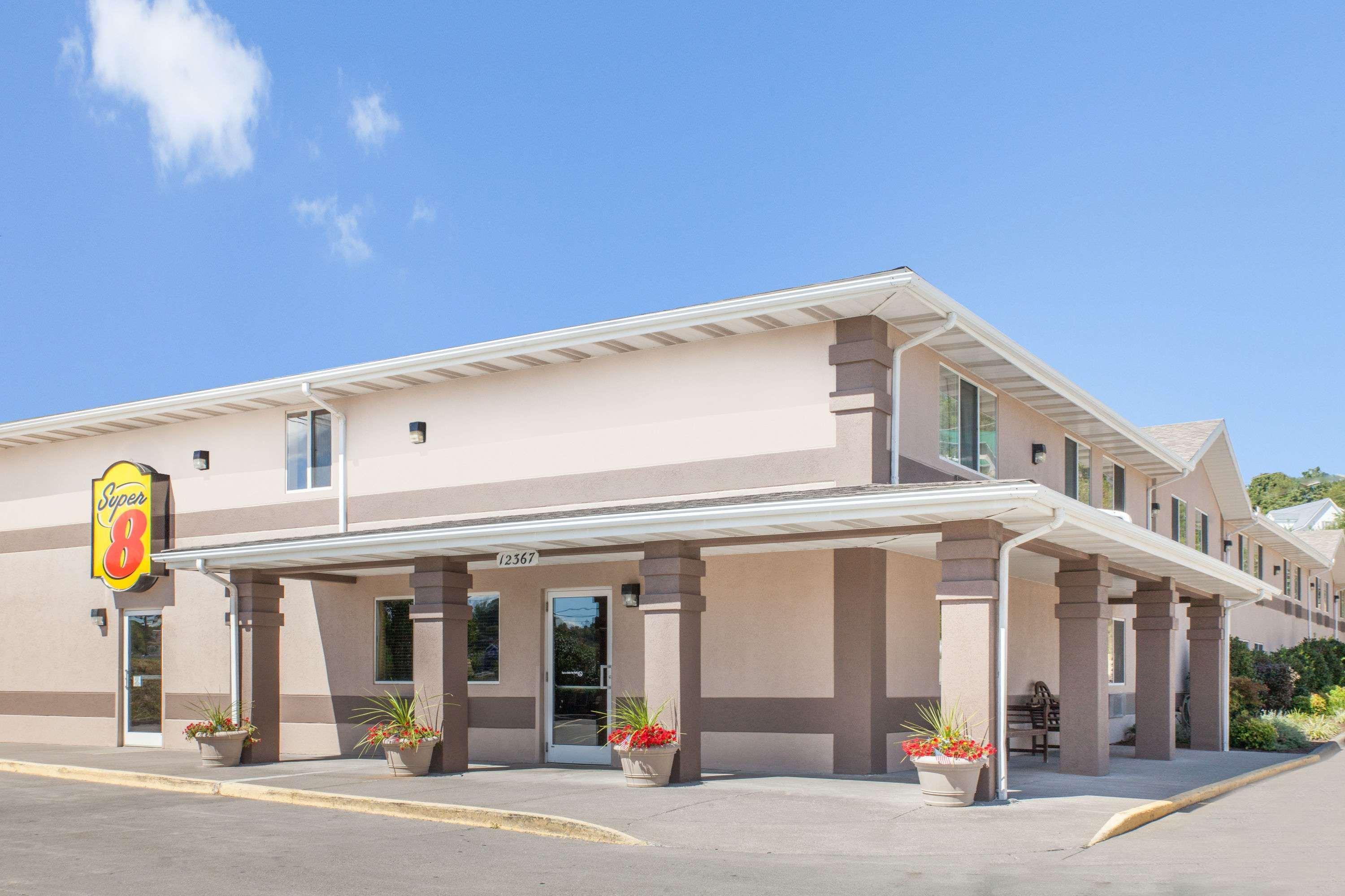 Super 8 By Wyndham Richlands/Claypool Hill Area Hotel Pounding Mill Екстериор снимка