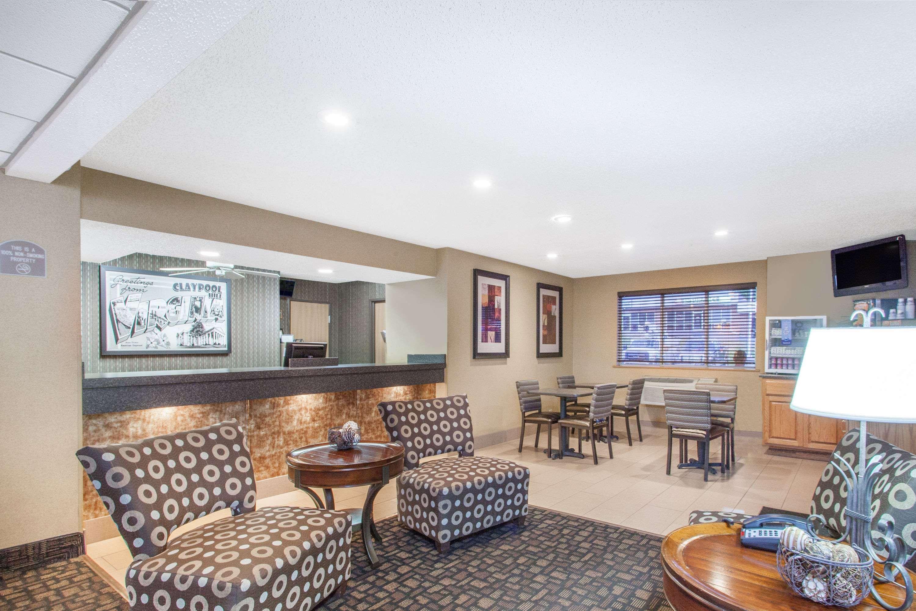 Super 8 By Wyndham Richlands/Claypool Hill Area Hotel Pounding Mill Екстериор снимка
