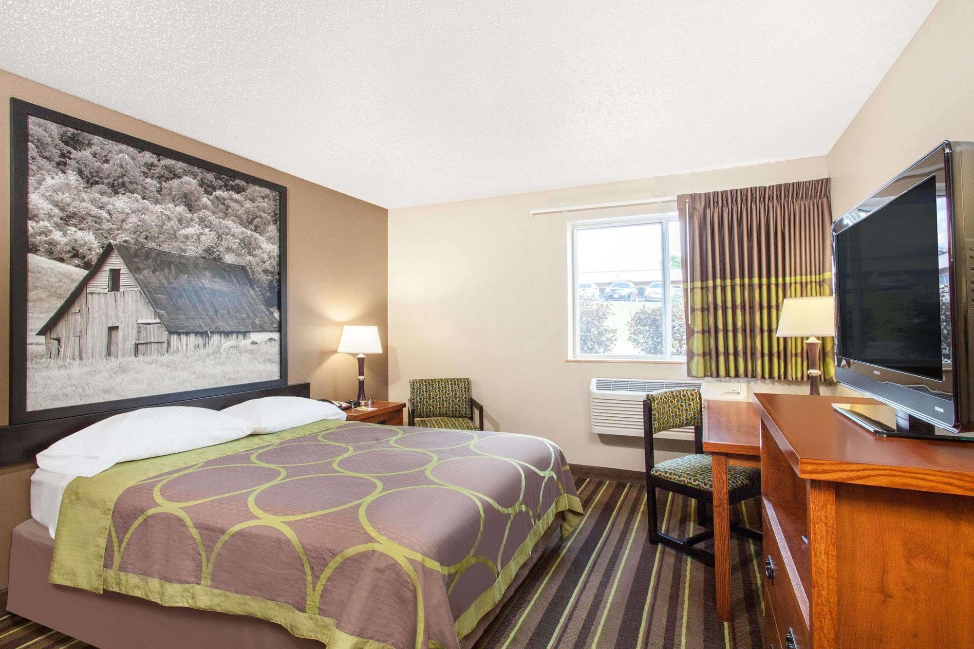 Super 8 By Wyndham Richlands/Claypool Hill Area Hotel Pounding Mill Екстериор снимка