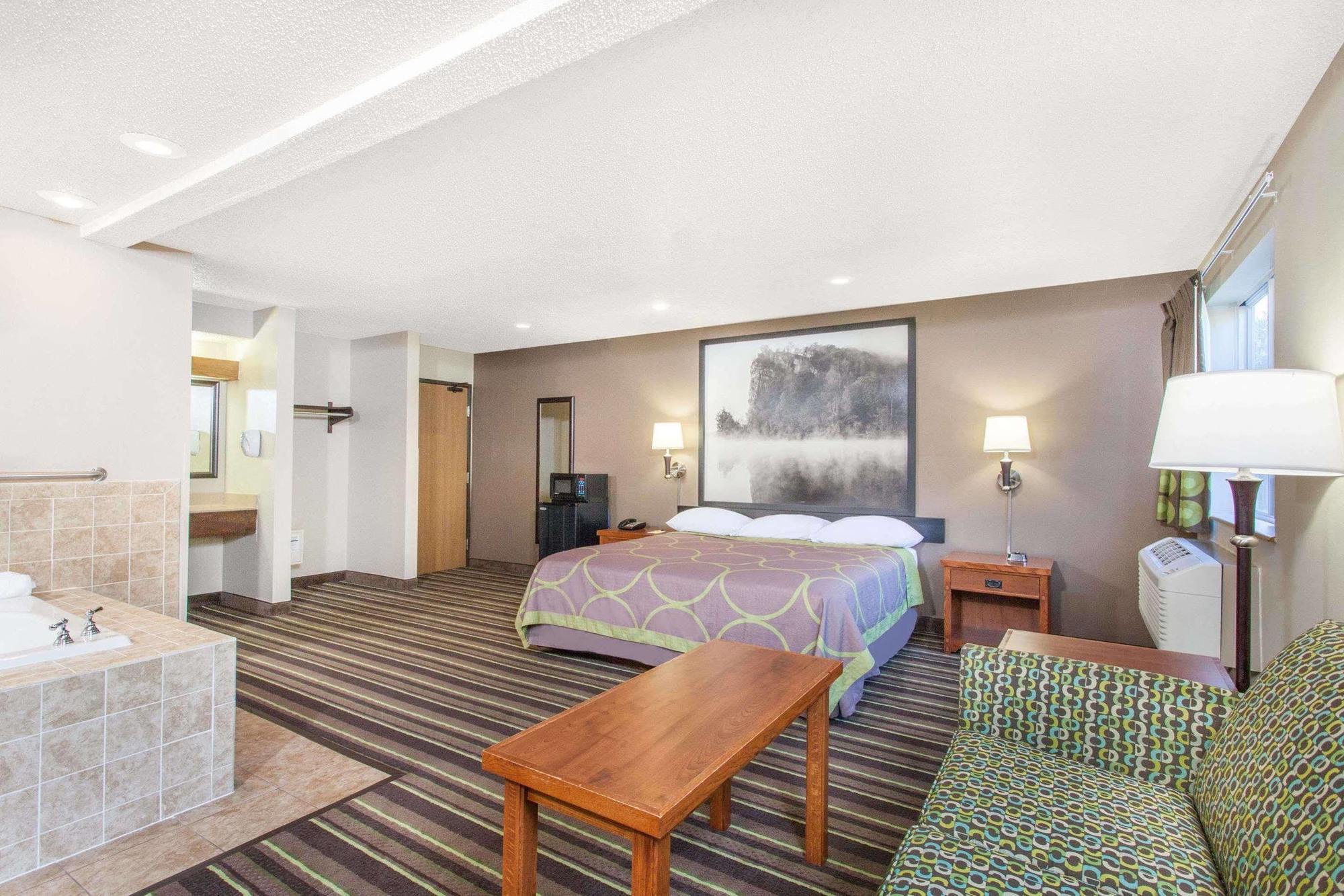 Super 8 By Wyndham Richlands/Claypool Hill Area Hotel Pounding Mill Екстериор снимка