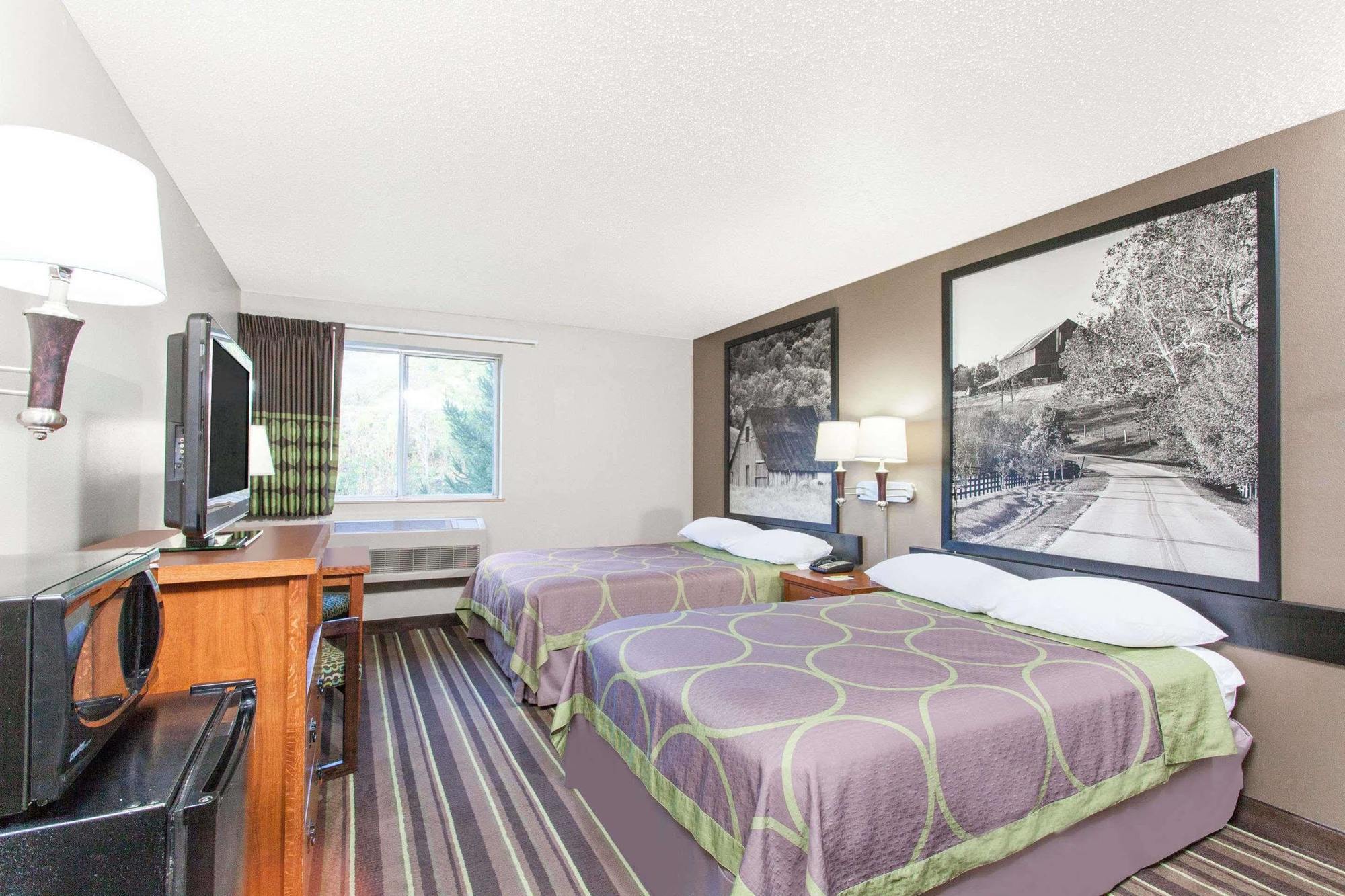 Super 8 By Wyndham Richlands/Claypool Hill Area Hotel Pounding Mill Екстериор снимка